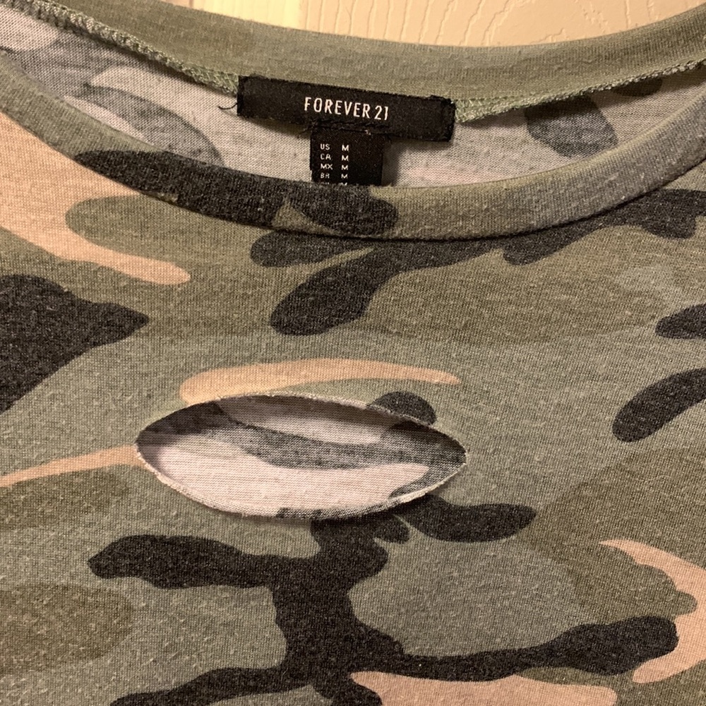 Distressed tee - Picture 2 of 3